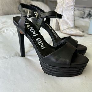 Black heels. Gianni bini size 6